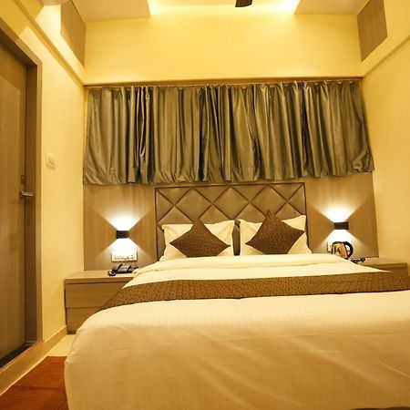 Hotel Boston ムンバイ エクステリア 写真